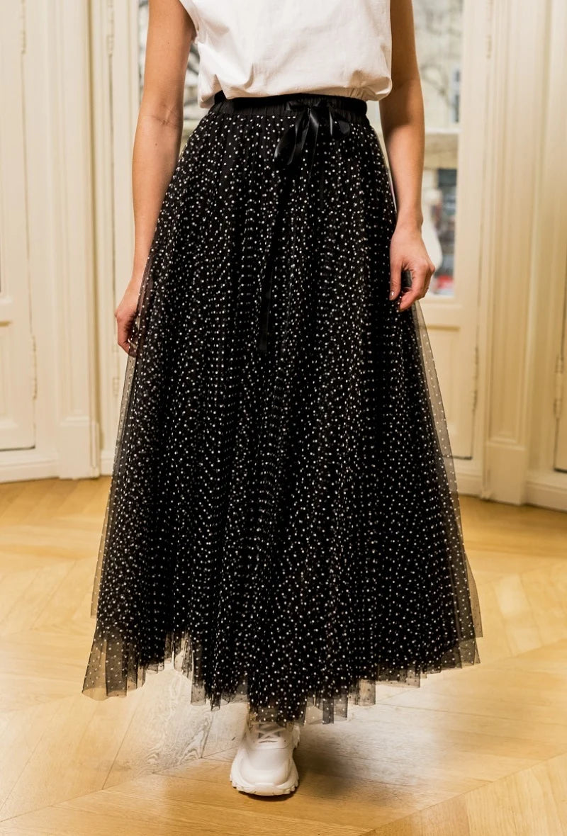 long black tulle skirt with volume