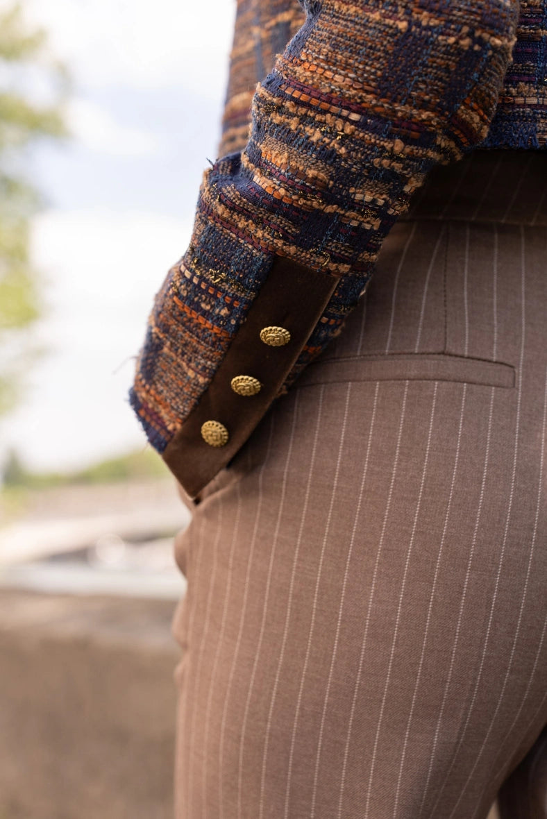 Cropped tweed blazer with a lapel collar