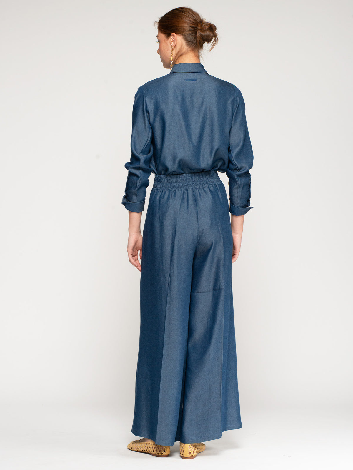Women’s high waist wide leg trousers by Vilagallo